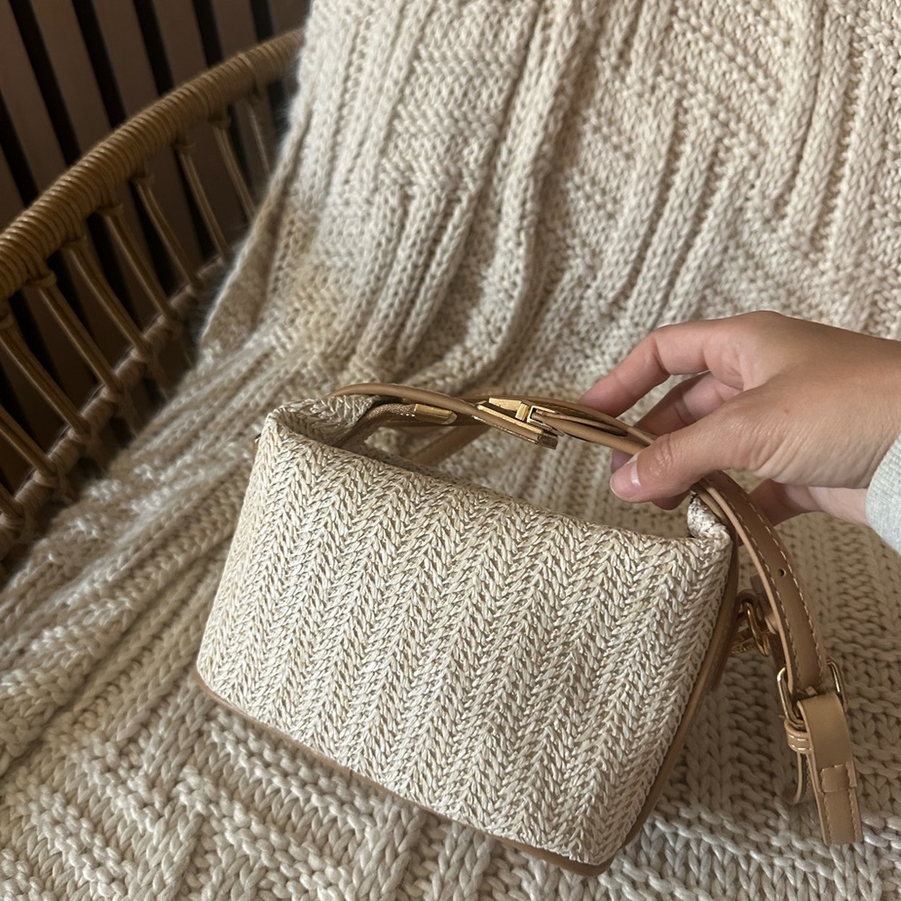 Elegant Tan Woven Handbag